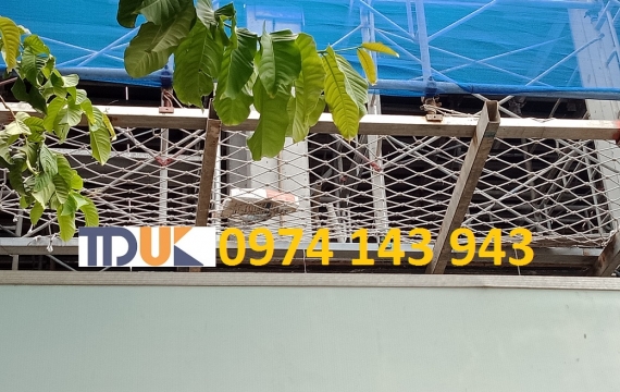 Lưới  hứng rơi trong xây dựng